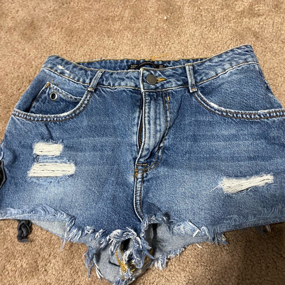 Size 4 Zara shorts